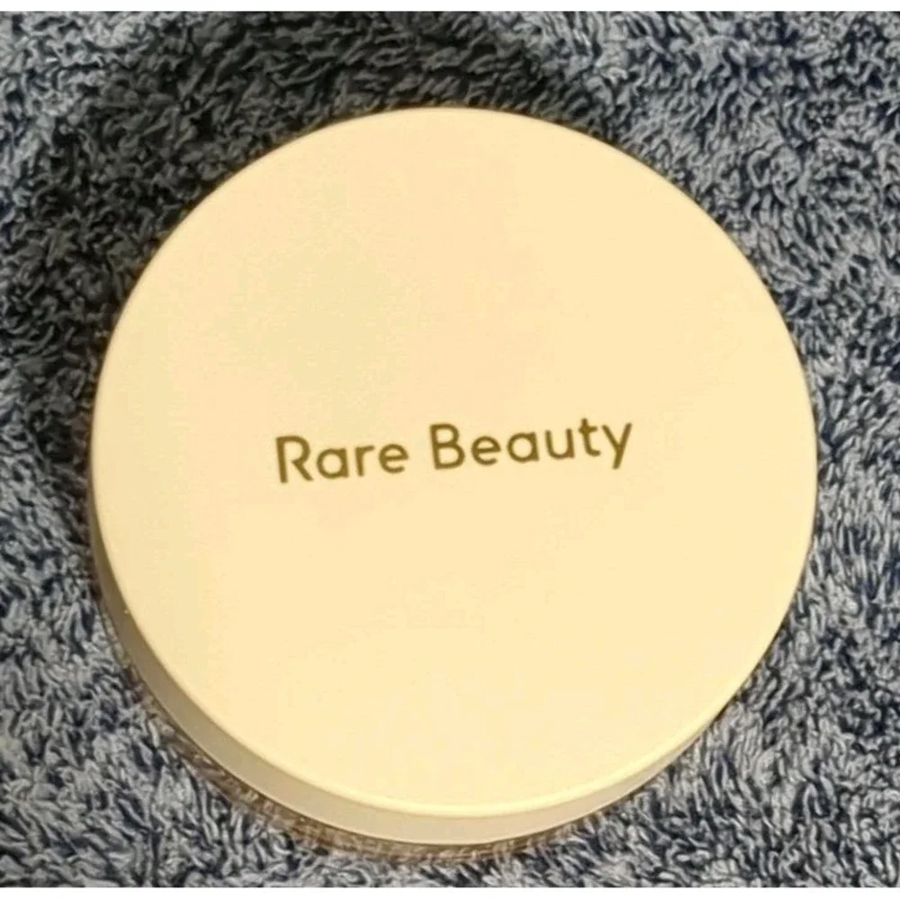 Rare Beauty Always an Optimist Soft Radiance Setting Powder Medium Deep 0.35oz